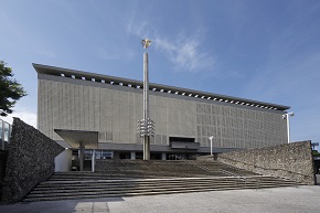 新潟県民会館現在