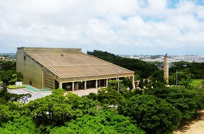 沖縄市民会館